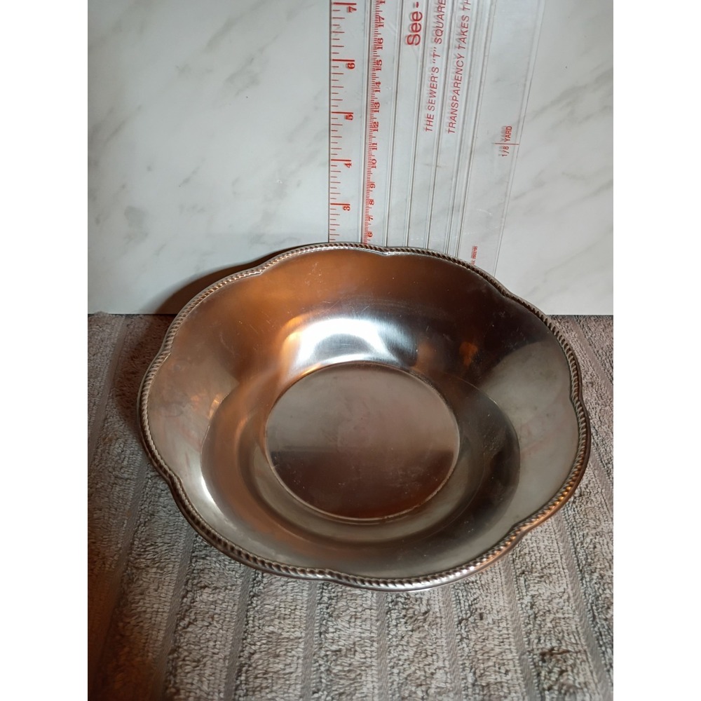 Alessi Italia Inox 18/10 Stainless Steel Scalloped Beaded Serving Bowl 8.25in